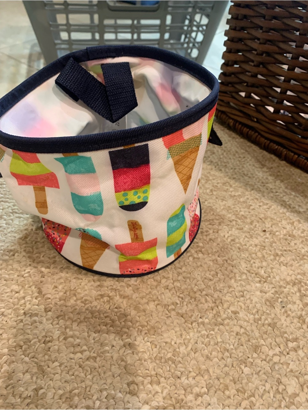 thirty-one Multicolor Ice Cream Pop Snack Caddy with Navy Trim
